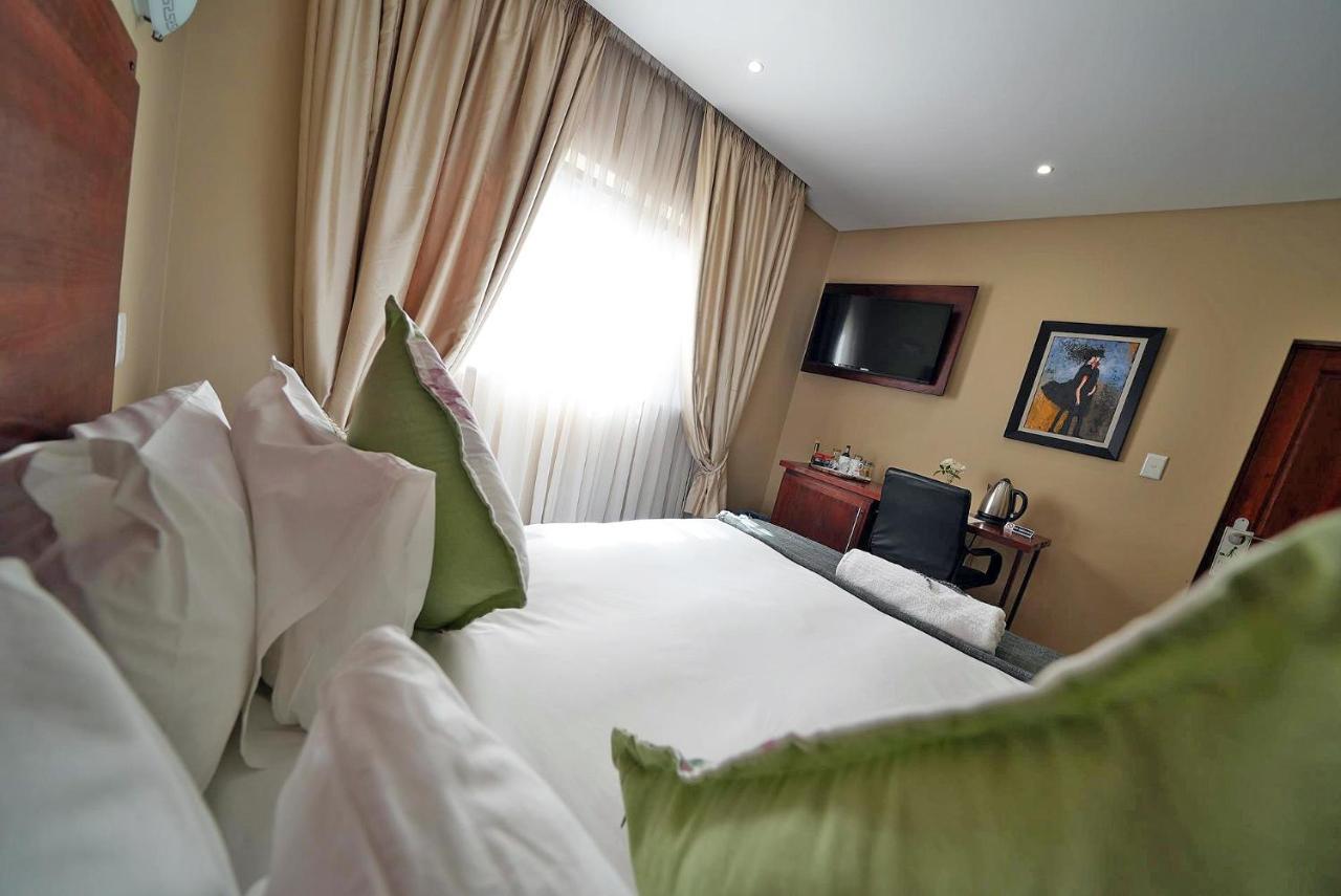 Over The Moon Guesthouse Johannesbourg Extérieur photo