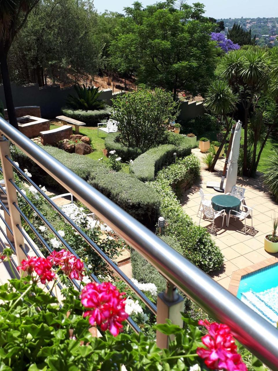 Over The Moon Guesthouse Johannesbourg Extérieur photo